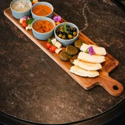 Mediterranean Mezze Platter